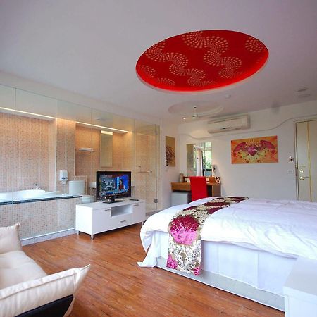 Full House Bed And Breakfast Nantou Extérieur photo
